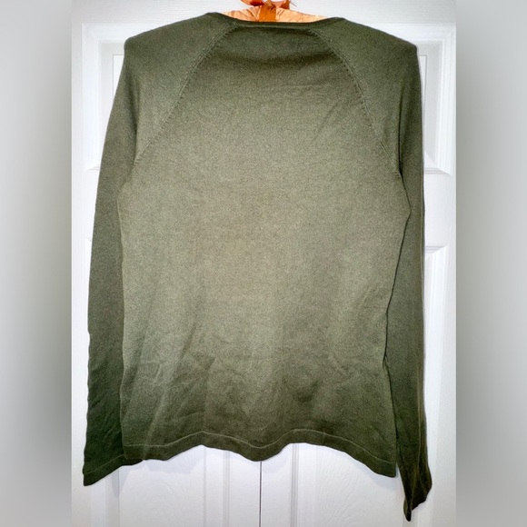 J. McLaughlin Jamey Crew Neck Button Trim Raglan Long Sleeve. Size X-Small NWT - Picture 3 of 13